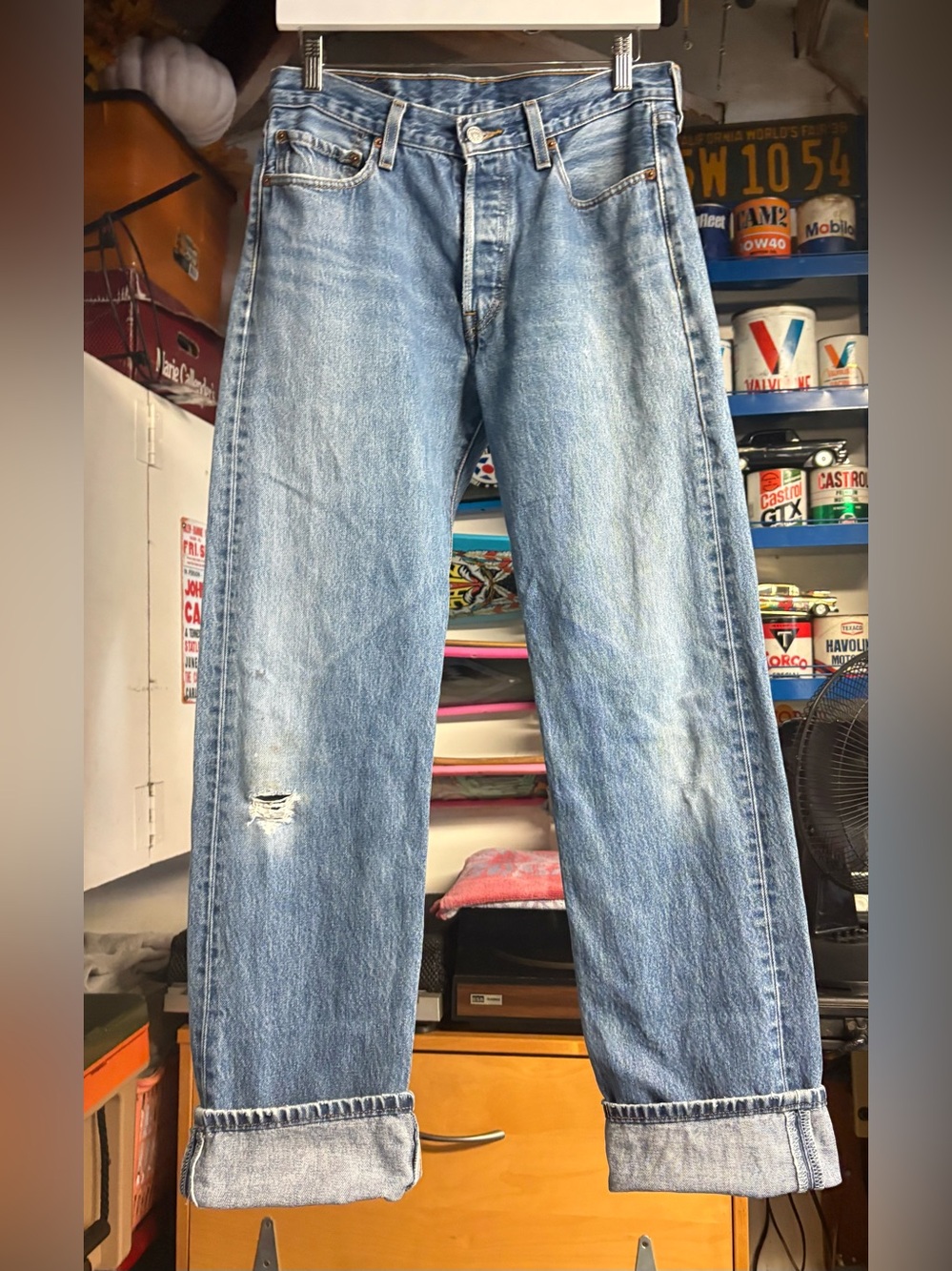 Vintage Levi's 501 Medium Wash Button-Fly Blue Jeans - Y2K - Picture 4 of 15
